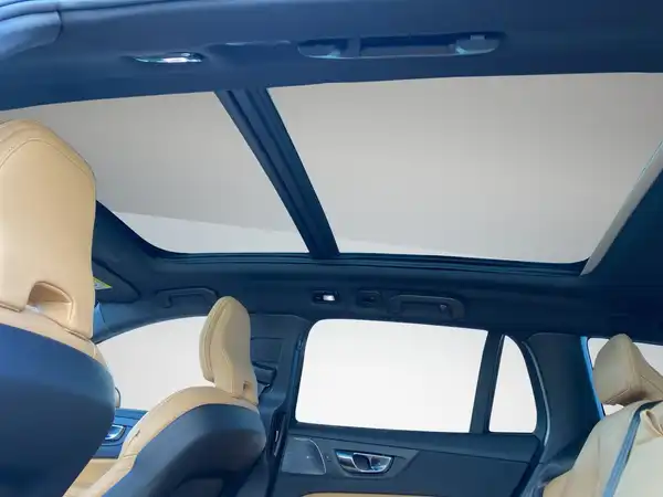 VOLVO V60 (16/19)