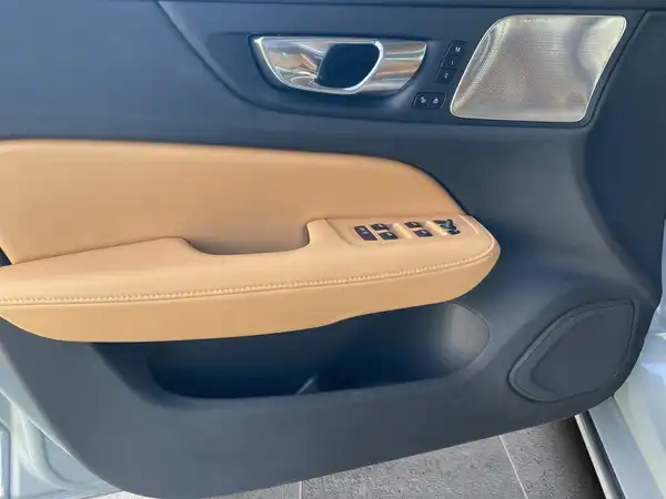 VOLVO V60 (9/19)