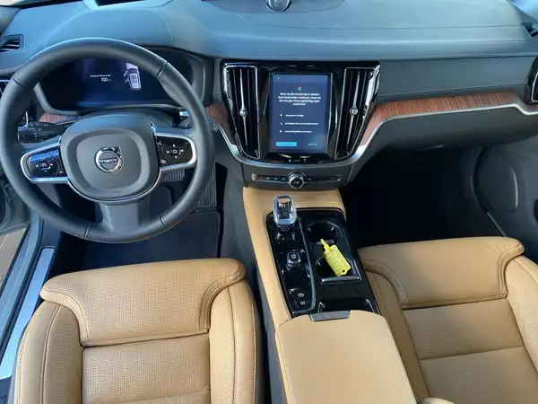 VOLVO V60 (10/19)