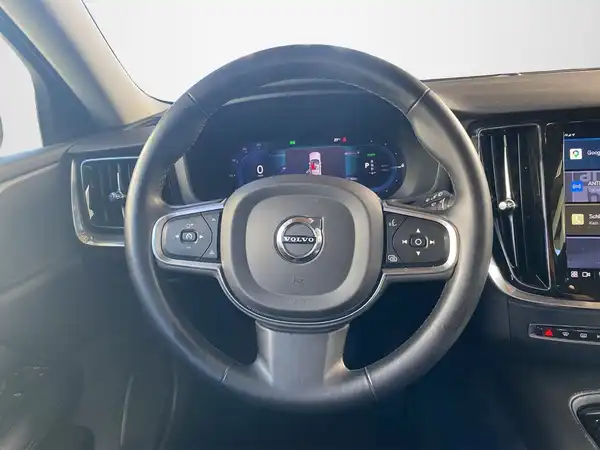 VOLVO V60 (10/21)