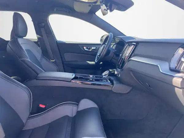VOLVO V60 (12/23)