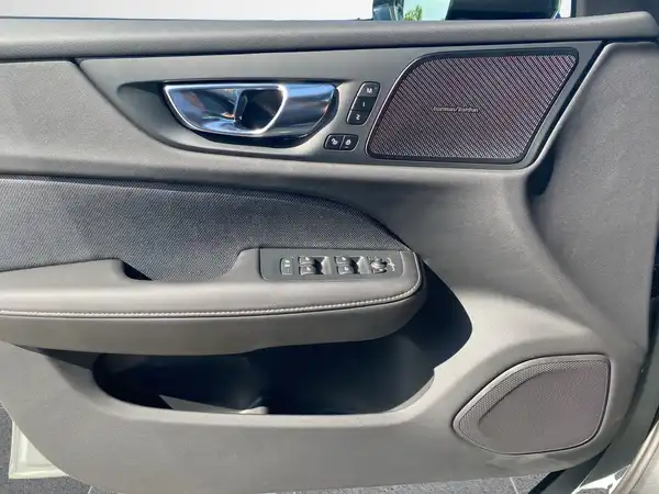 VOLVO V60 (17/23)