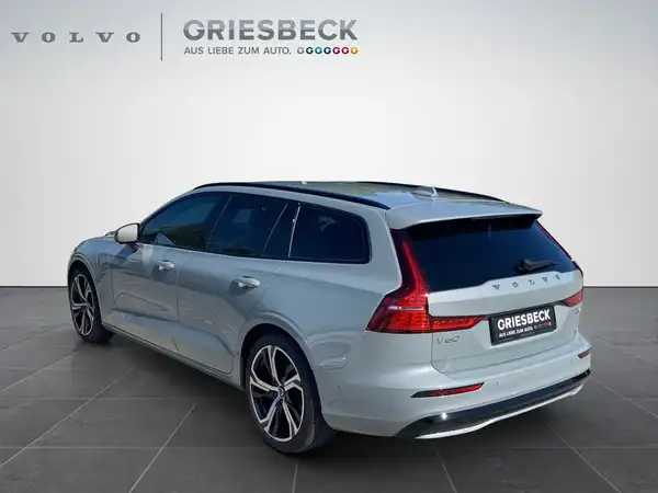 VOLVO V60 (3/23)