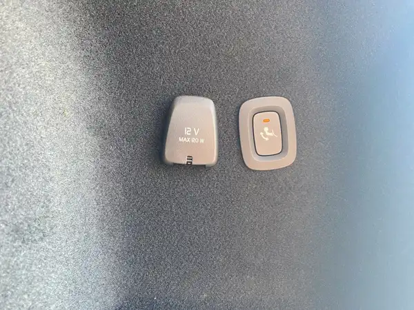 VOLVO V60 (21/23)