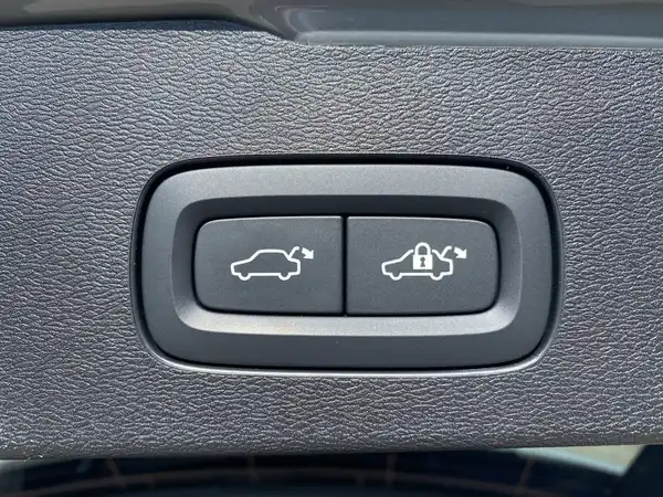 VOLVO V60 (22/23)