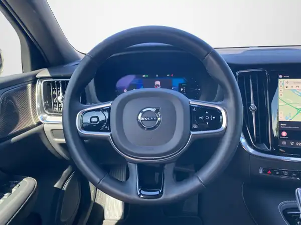VOLVO V60 (10/23)