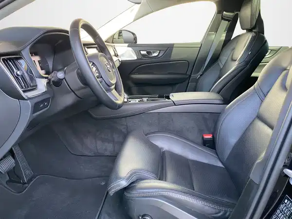 VOLVO V60 (7/22)