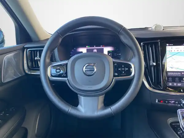 VOLVO V60 (10/22)