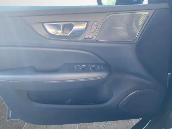 VOLVO V60 (17/22)