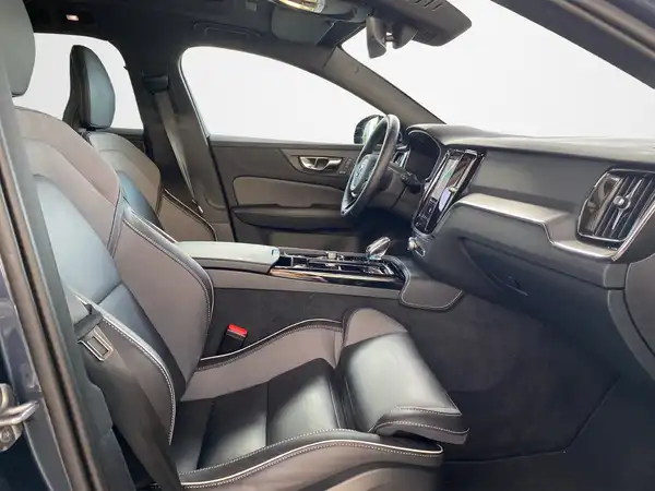 VOLVO V60 (12/23)
