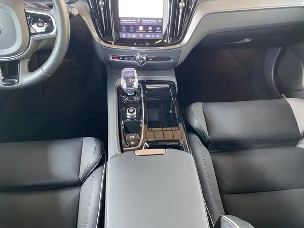 VOLVO V60 (9/23)