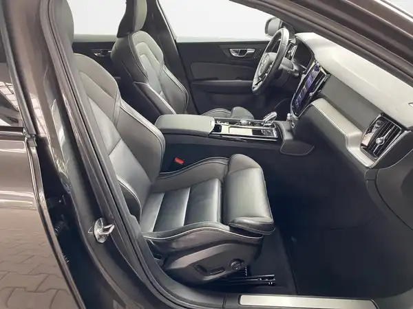 VOLVO V60 (11/22)