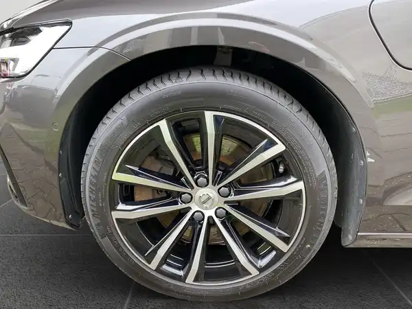 VOLVO V60 (14/22)
