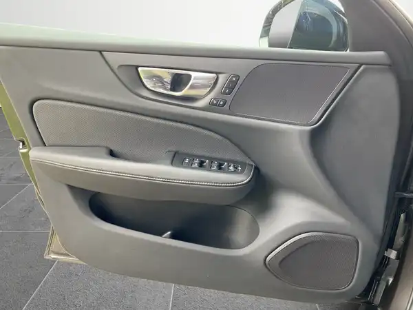 VOLVO V60 (16/22)