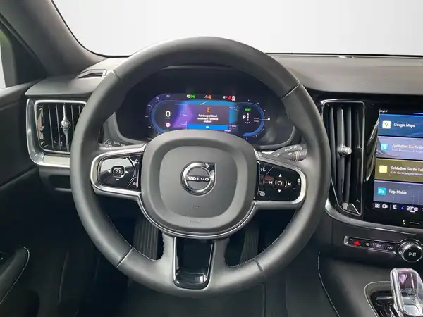 VOLVO V60 (10/22)