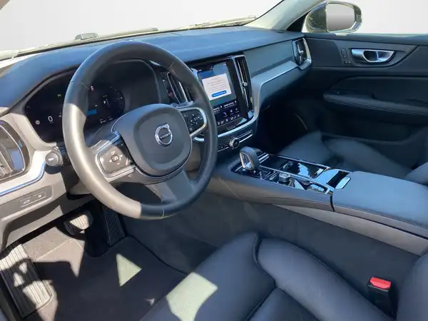 VOLVO V60 (8/17)