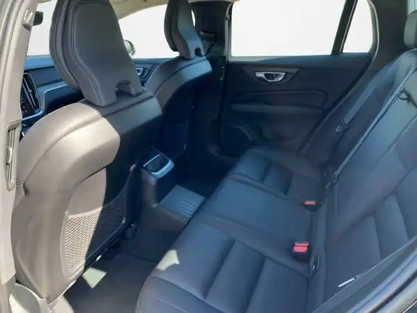 VOLVO V60 (9/17)