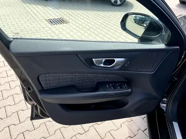 VOLVO V60 (11/21)