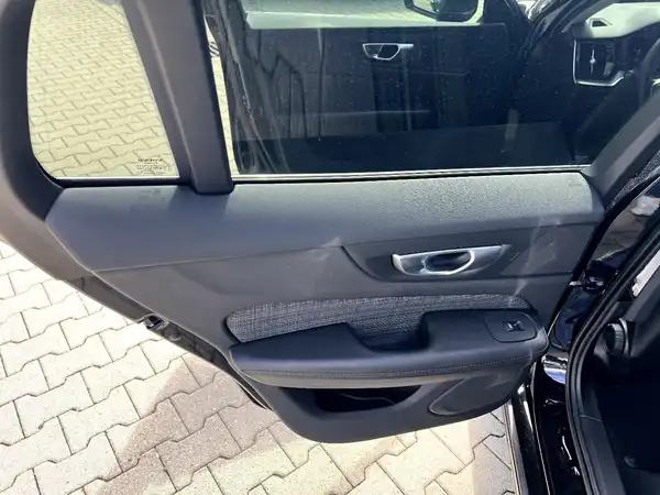 VOLVO V60 (12/21)