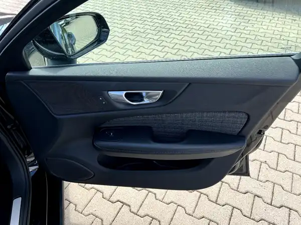 VOLVO V60 (14/21)