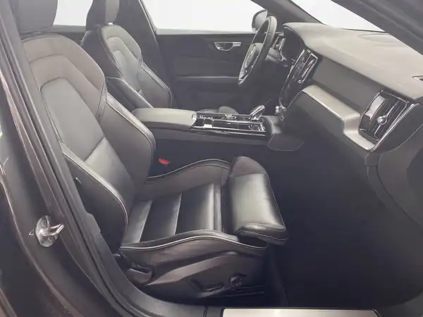 VOLVO V60 (12/21)