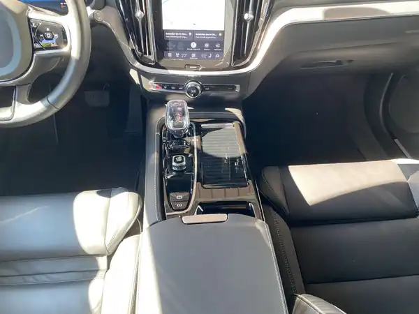 VOLVO V60 (9/22)