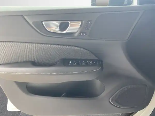 VOLVO V60 (27/30)