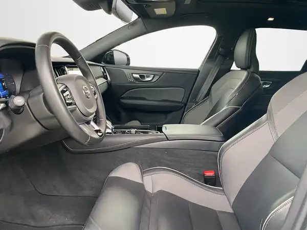 VOLVO V60 (7/30)