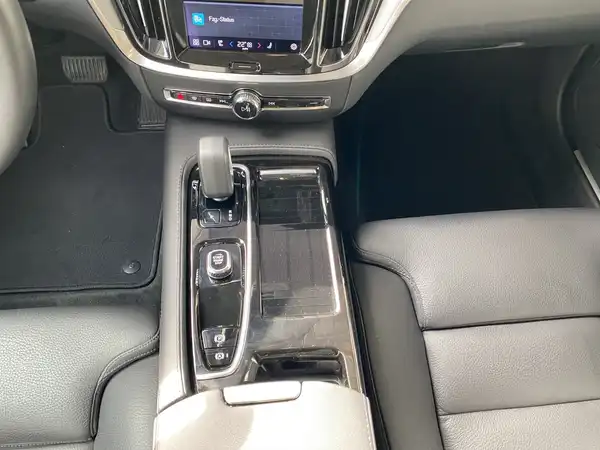 VOLVO V60 (9/21)