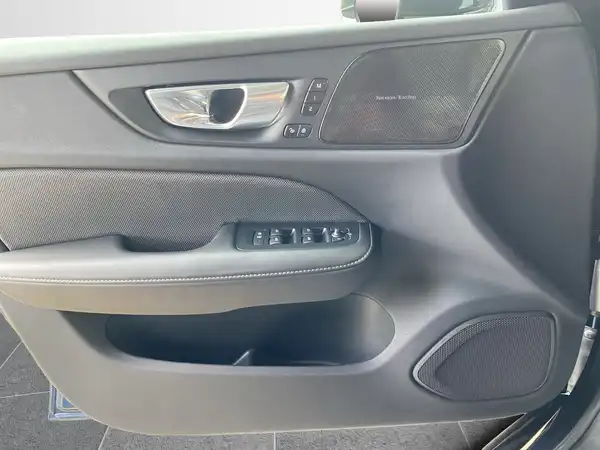 VOLVO V60 (17/20)