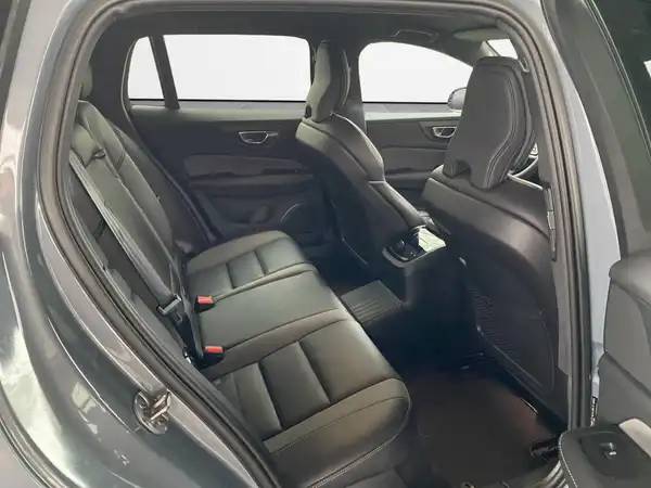 VOLVO V60 (14/18)