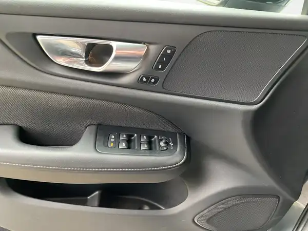 VOLVO V60 (18/18)