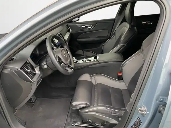 VOLVO V60 (8/18)
