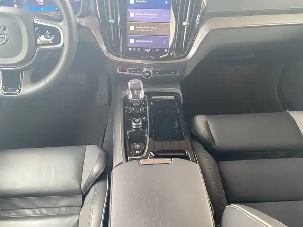 VOLVO V60 (9/22)