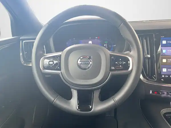 VOLVO V60 (10/22)