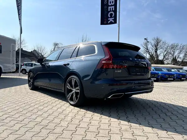 VOLVO V60 (2/29)