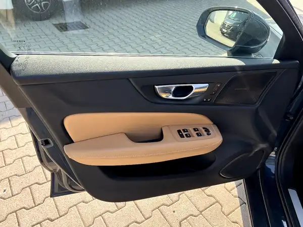 VOLVO V60 (11/29)