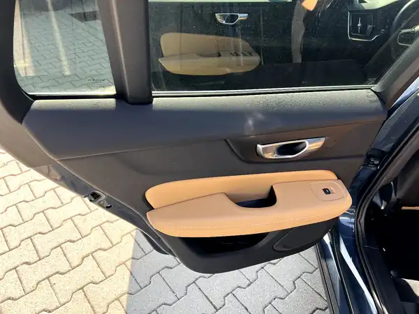 VOLVO V60 (13/29)
