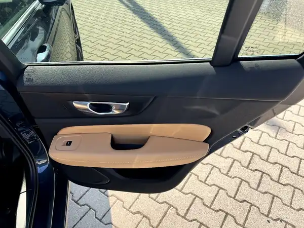 VOLVO V60 (16/29)