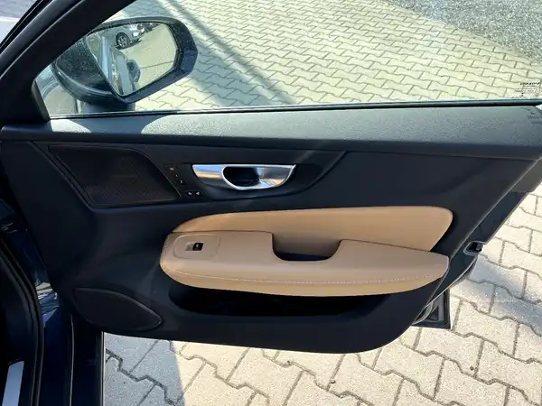 VOLVO V60 (22/29)