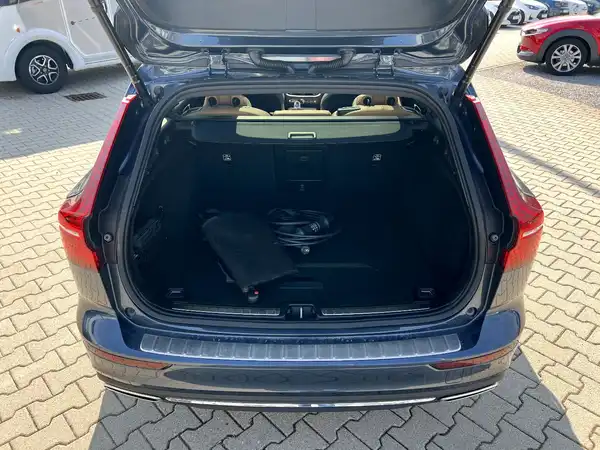 VOLVO V60 (7/29)