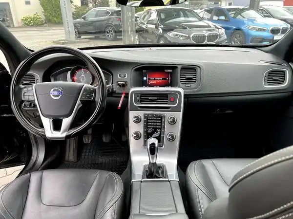 VOLVO V60 (11/29)