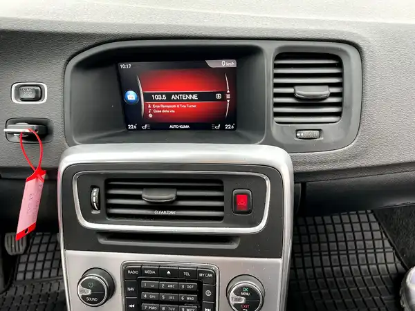 VOLVO V60 (18/29)
