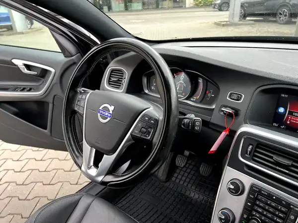 VOLVO V60 (19/29)