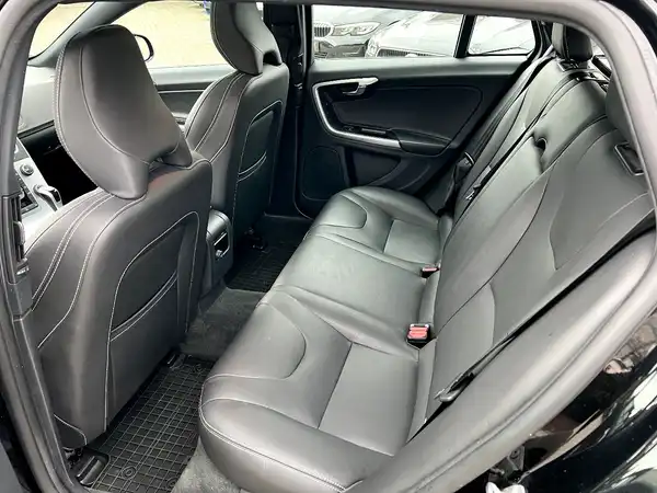 VOLVO V60 (24/29)