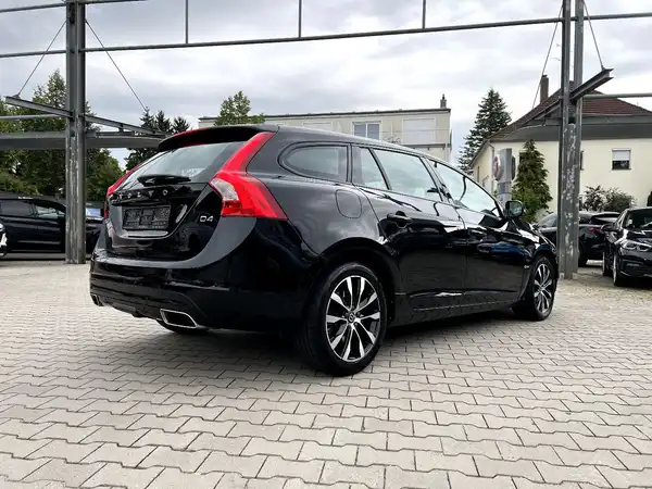 VOLVO V60 (4/29)
