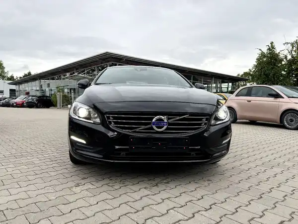 VOLVO V60 (6/29)
