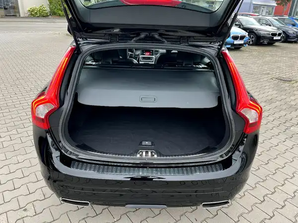 VOLVO V60 (7/29)