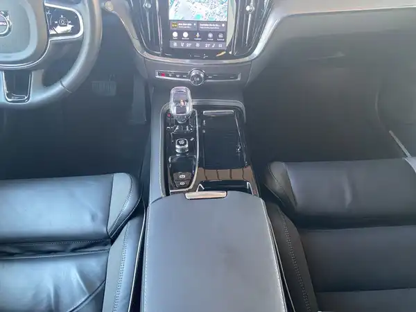 VOLVO V60 (9/22)