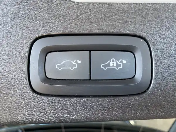 VOLVO V60 (20/20)